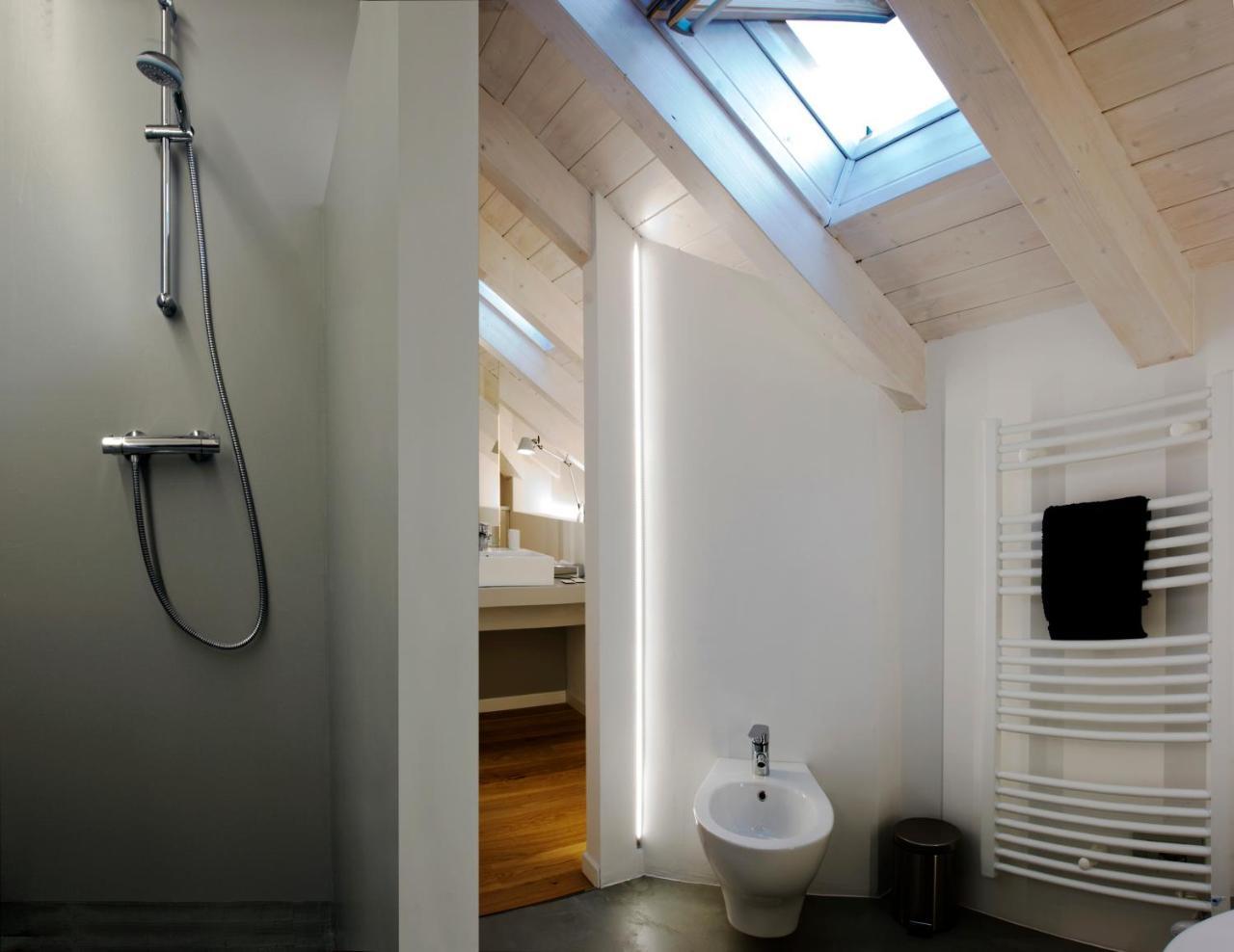 Manzoni 124 Bed&Relax Bed & Breakfast Esine Luaran gambar